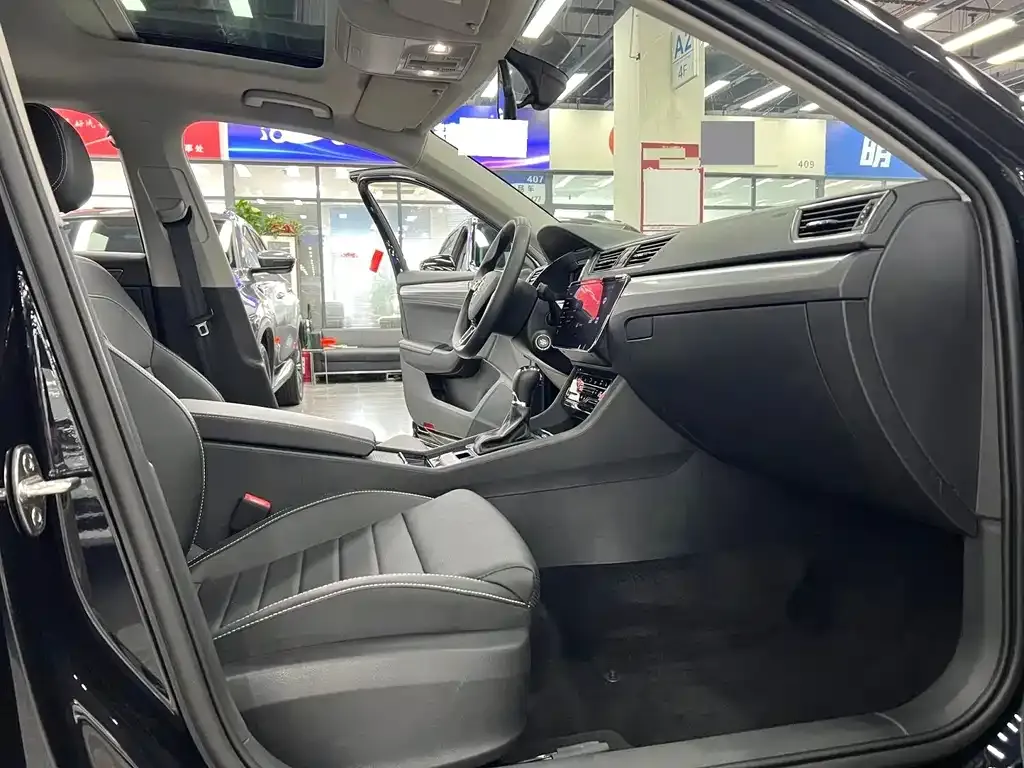 Skoda Superb — фото 2
