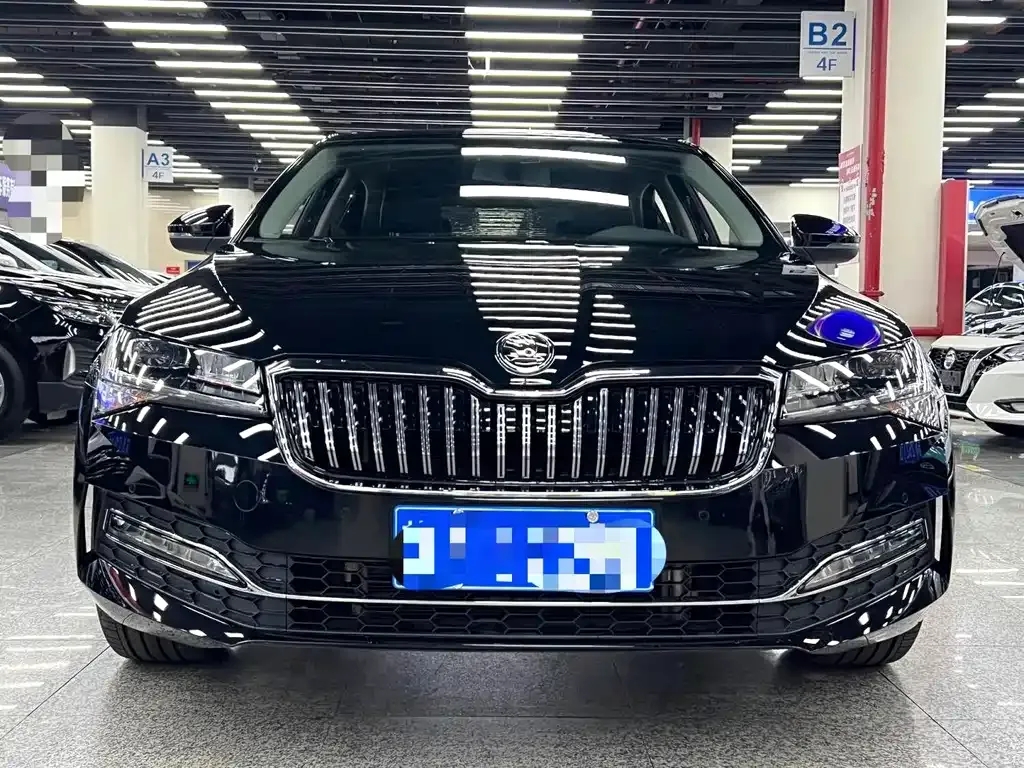 Skoda Superb — фото 5