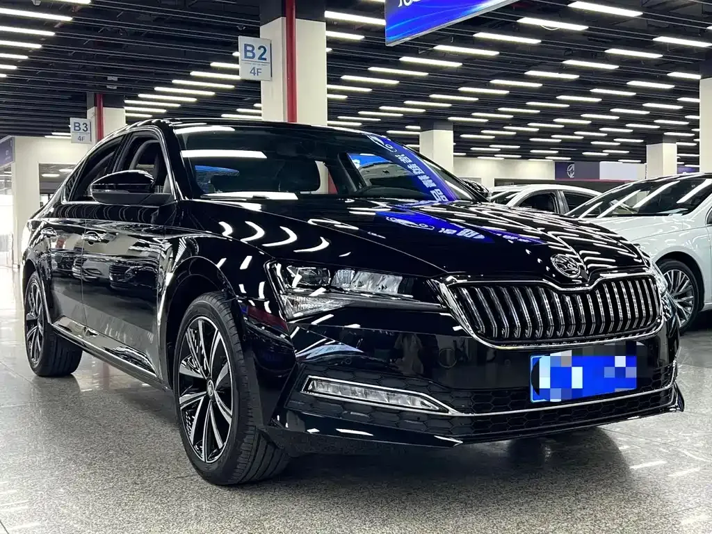 Skoda Superb — фото 10