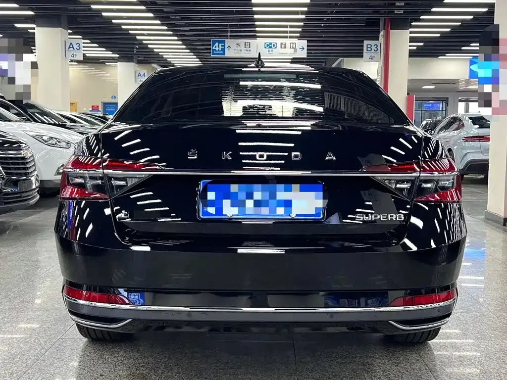 Skoda Superb — фото 7