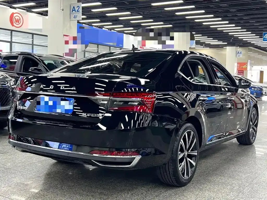 Skoda Superb — фото 6
