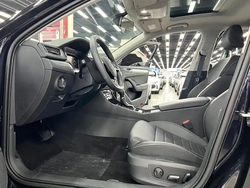 Skoda Superb — фото 9