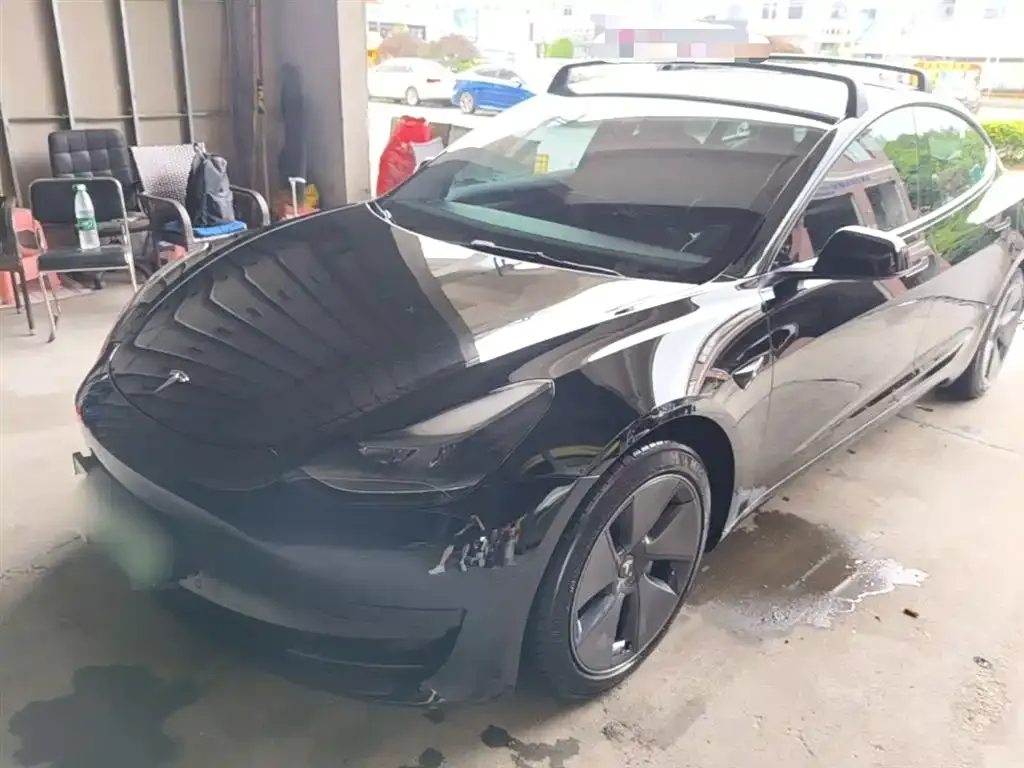 Tesla Model 3 — фото 4
