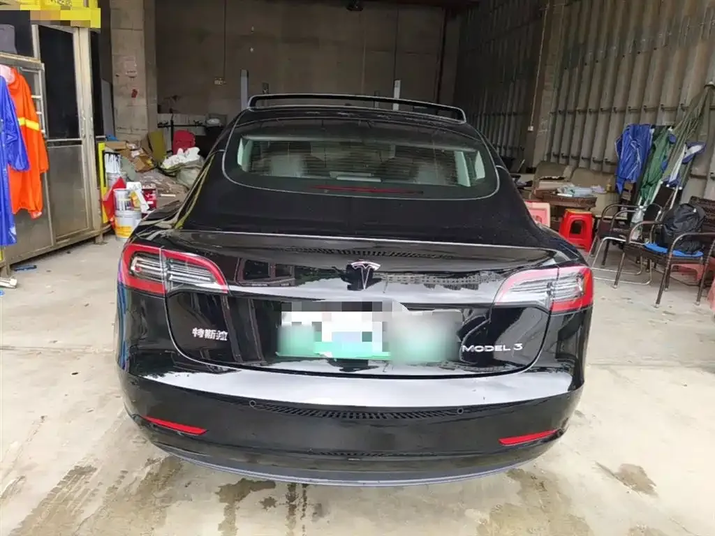 Tesla Model 3 — фото 10