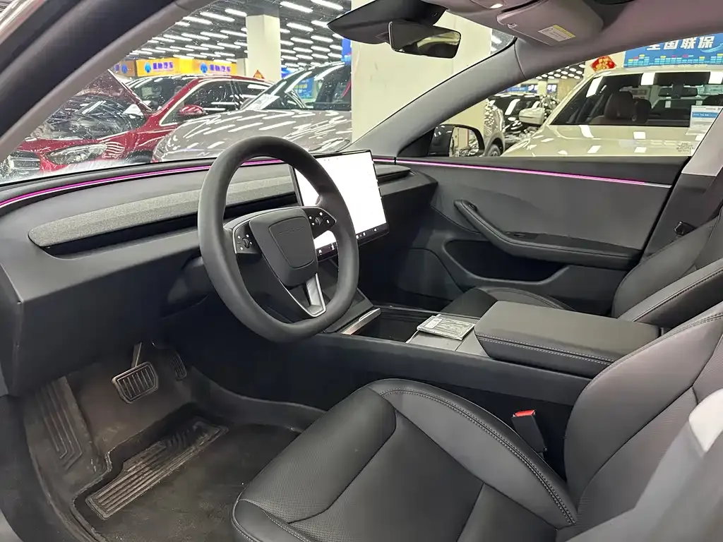 Tesla Model 3 — фото 6