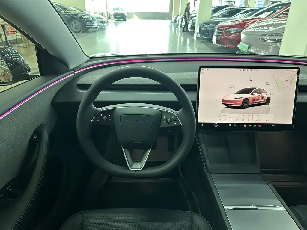 Tesla Model 3 — фото 10