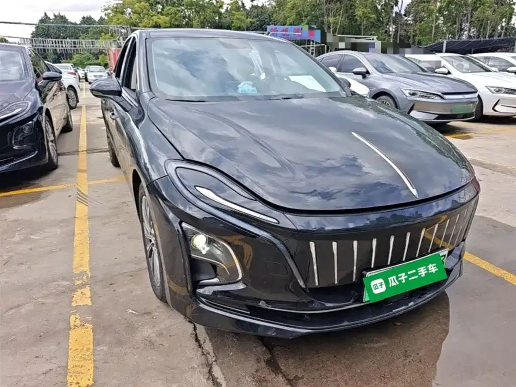 Hongqi E-QM5 — фото 2