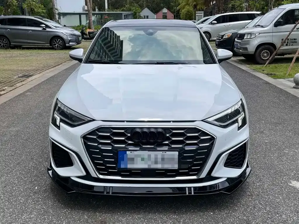 Audi A3 — фото 1