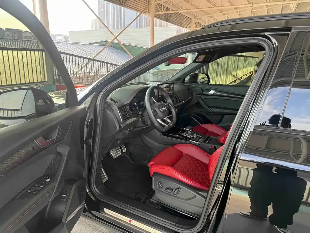 Audi SQ5 Sportback 2024 из CN, фото 9