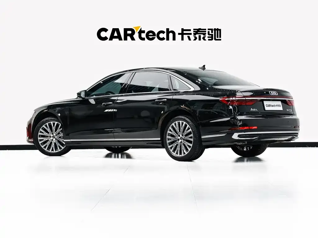 Audi A8 — фото 2