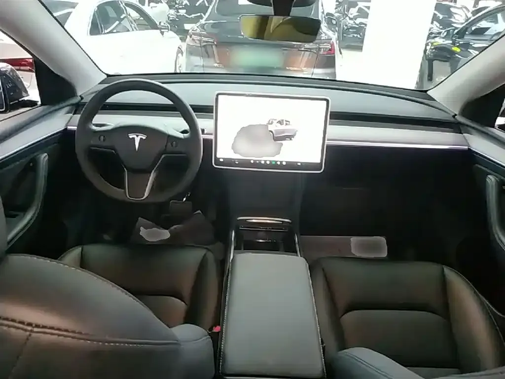 Tesla Model Y — фото 5