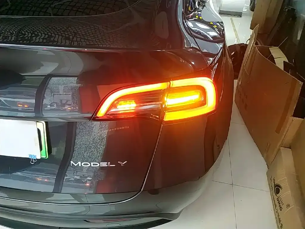 Tesla Model Y — фото 9