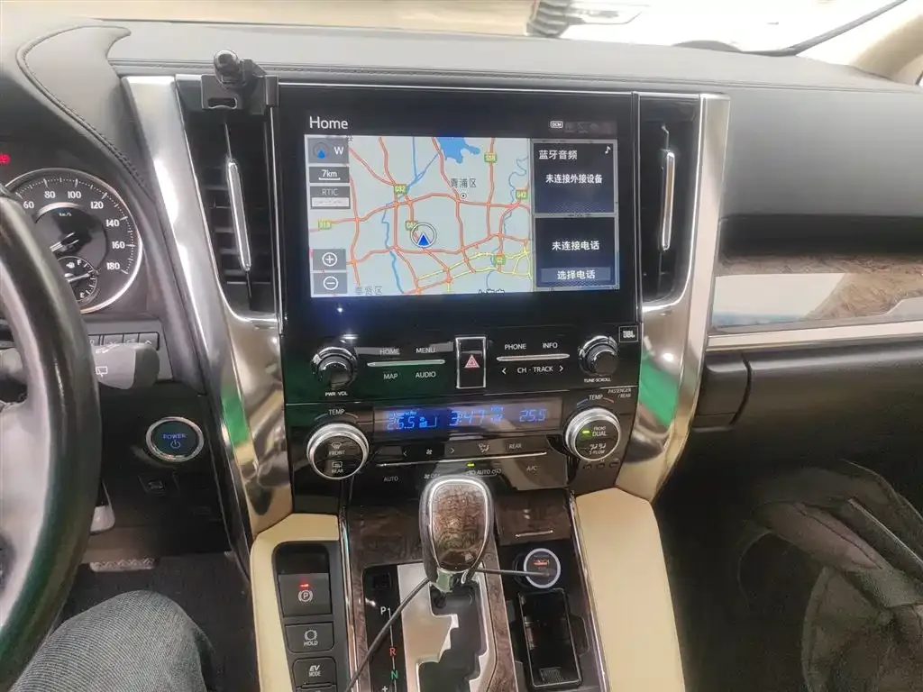 Toyota Alphard — фото 8