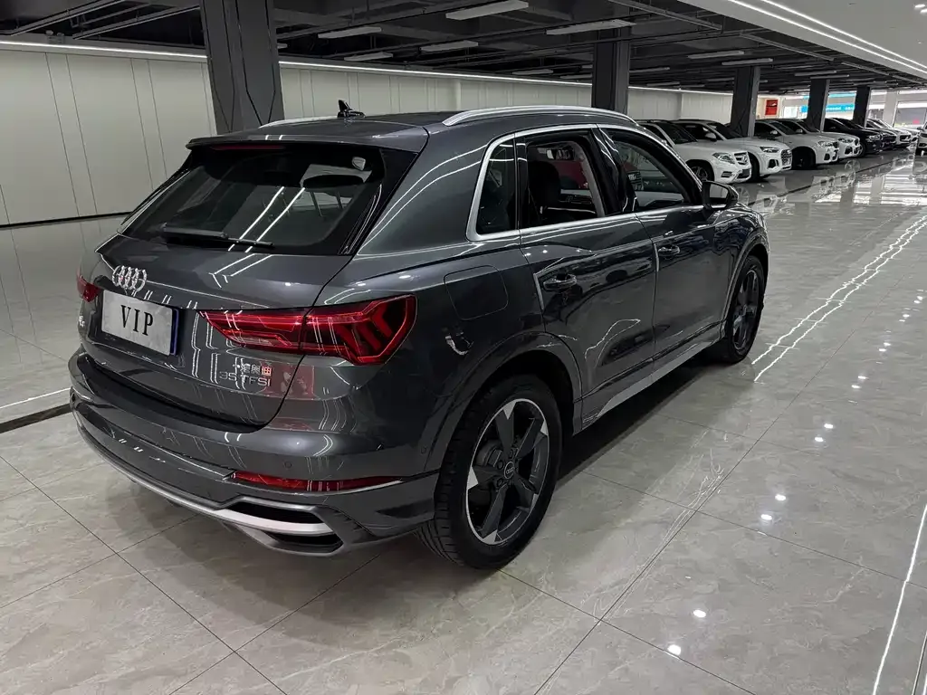 Audi Q3 — фото 10