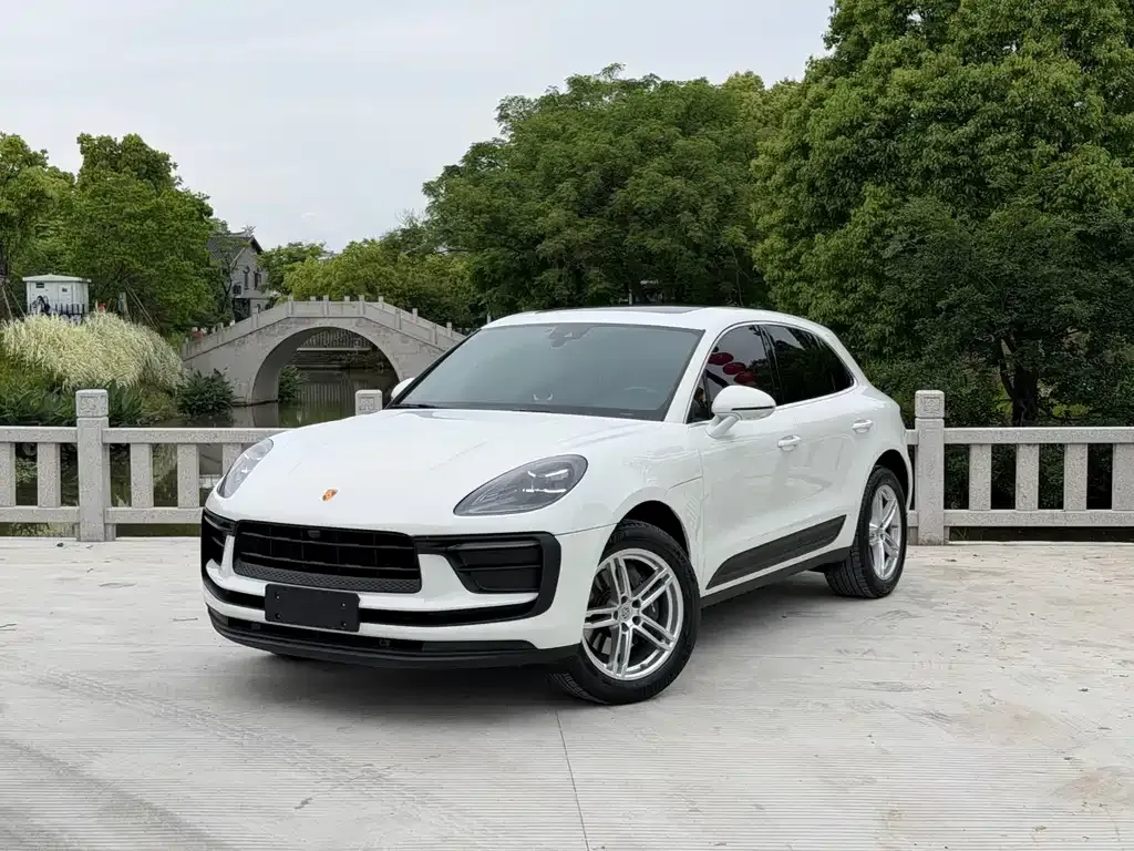 Porsche Macan — фото 1