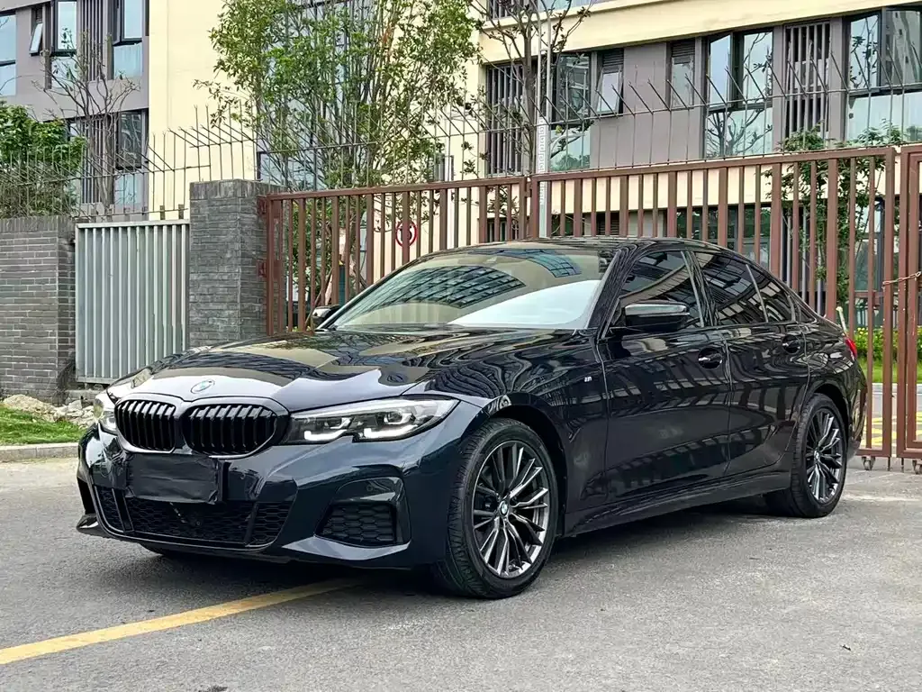 BMW 3 Series 2022 из CN, фото 1