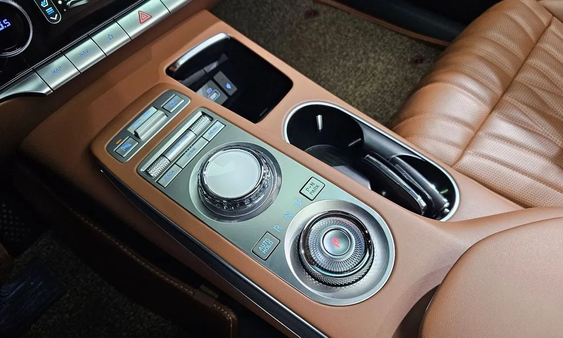 Genesis GV70 — фото 2
