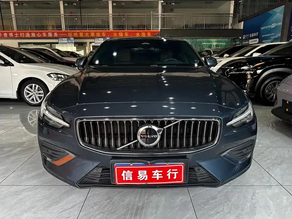 Volvo S60 2023 из CN, фото 8