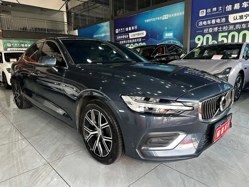 Volvo S60 2023 из CN, фото 5