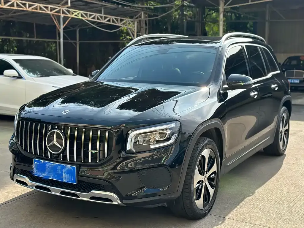 Mercedes-Benz GLB — фото 1