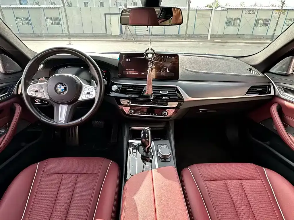 BMW 5 Series — фото 10
