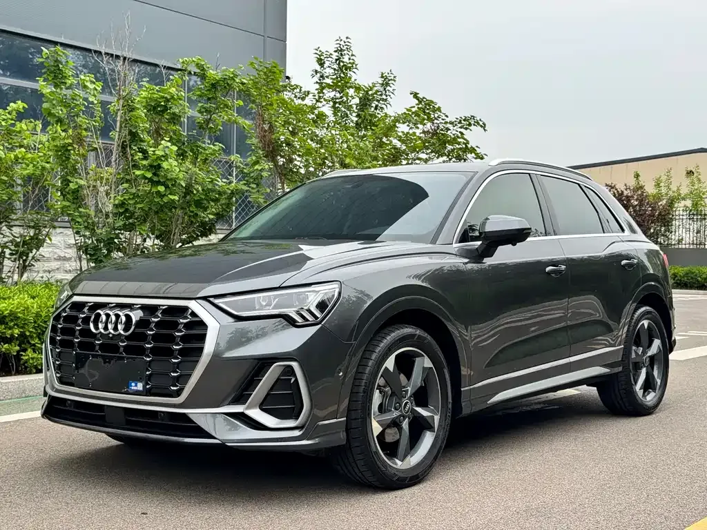 Audi Q3 — фото 1
