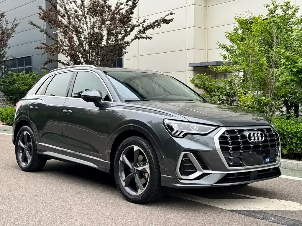 Audi Q3 — фото 10