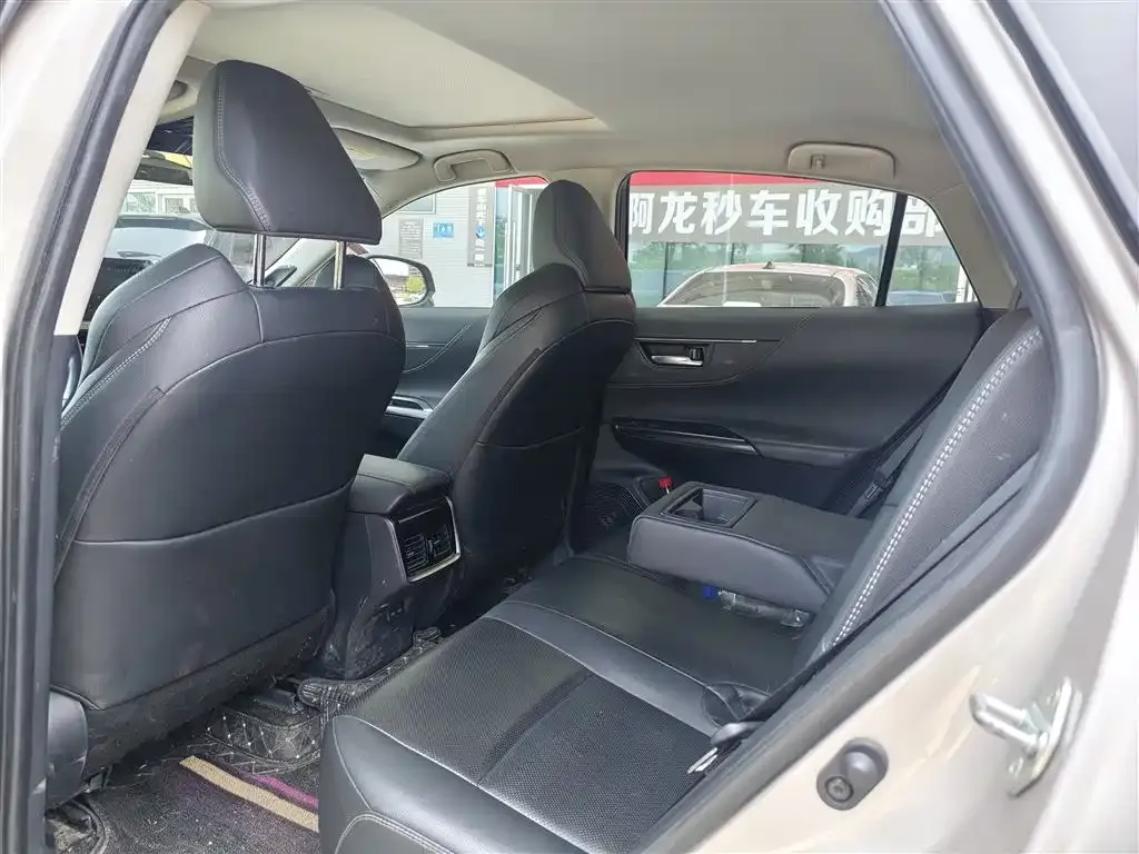 Toyota Venza 2023 из CN, фото 2