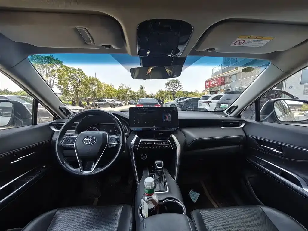 Toyota Venza 2023 из CN, фото 8