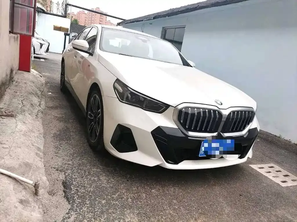 BMW 5 Series (Import) — фото 1
