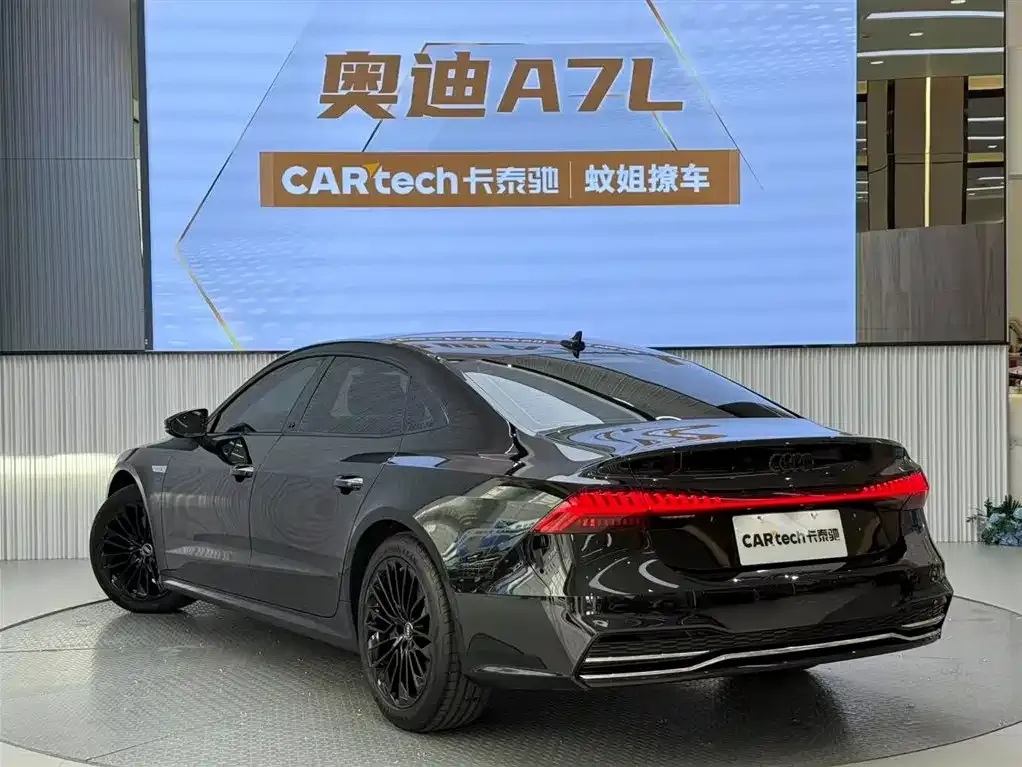 Audi A7L — фото 10