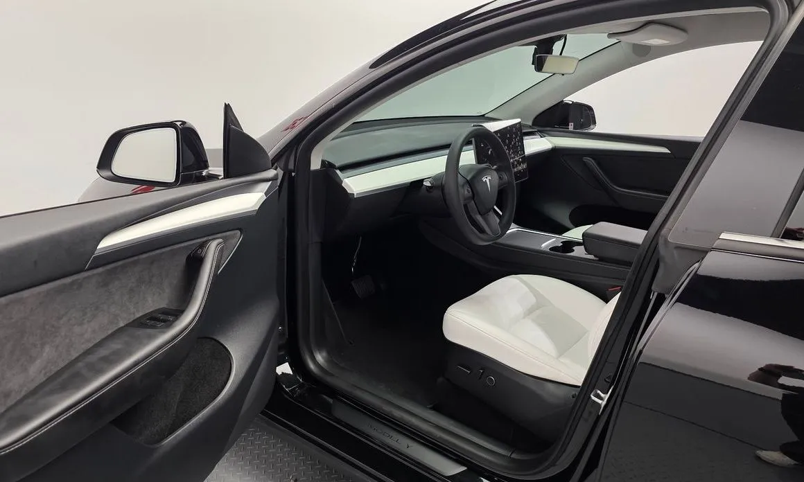 Tesla Model Y 2024 из KR, фото 7
