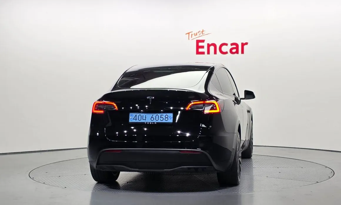 Tesla Model Y 2024 из KR, фото 2