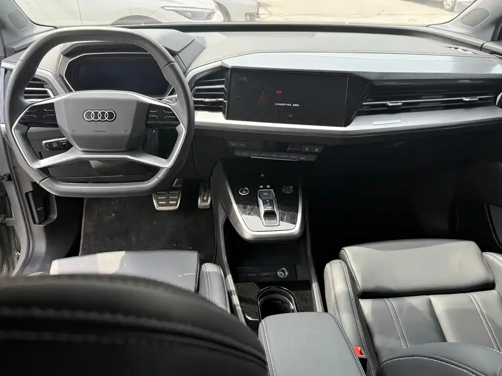 Audi Q4 e-tron — фото 6