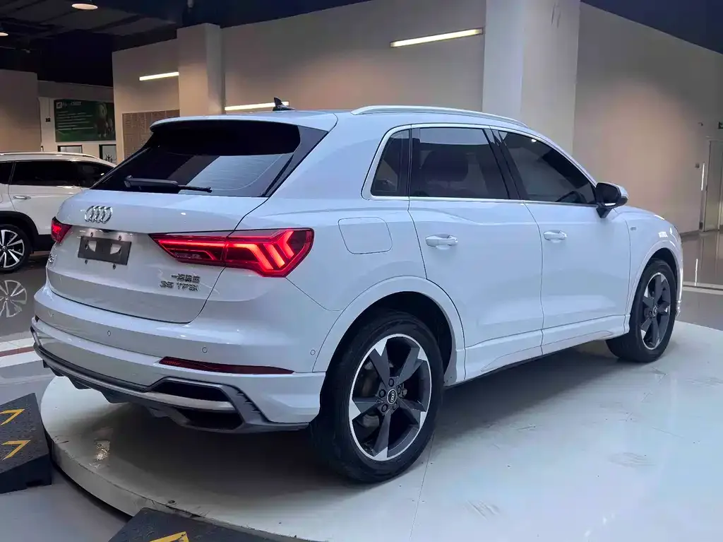 Audi Q3 — фото 6