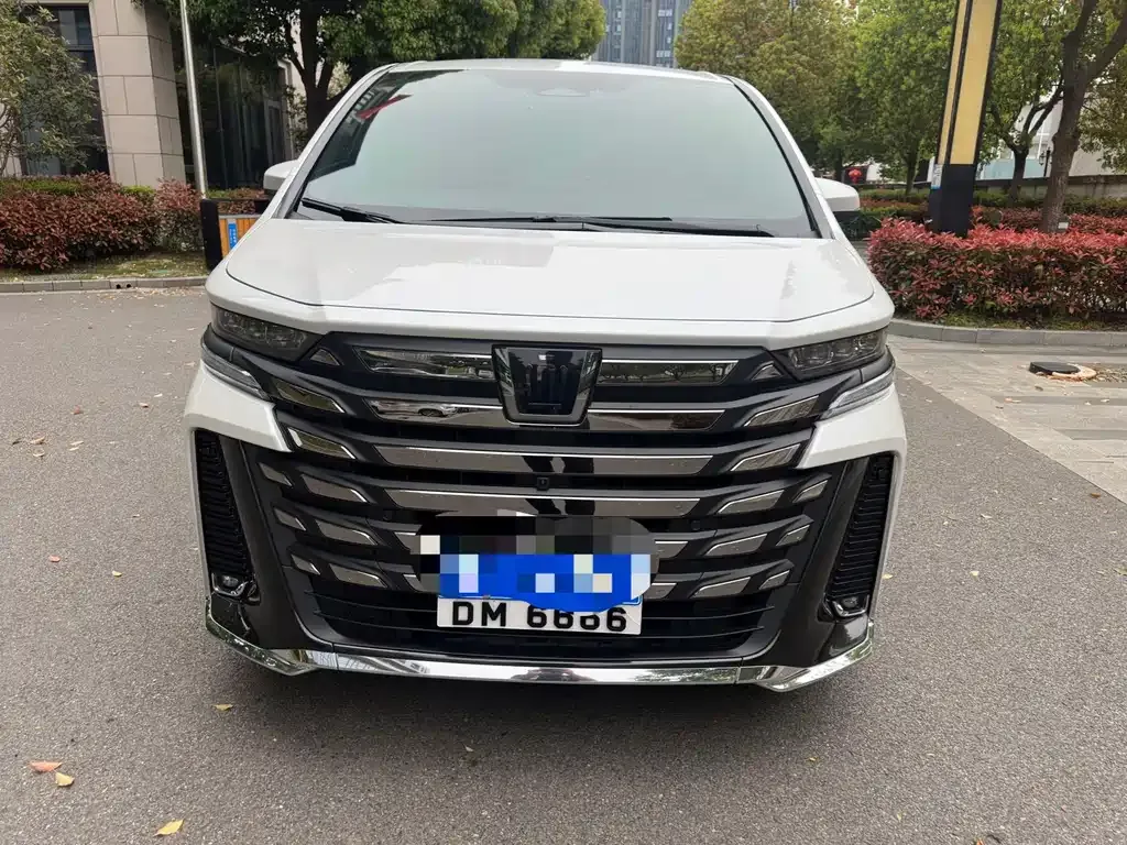 Toyota Vellfire — фото 8