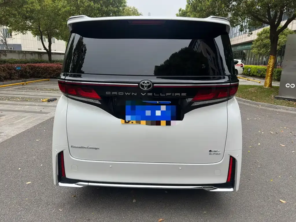 Toyota Vellfire — фото 3