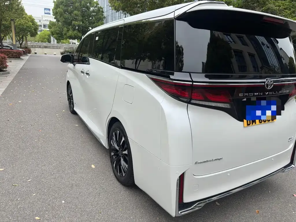 Toyota Vellfire — фото 5