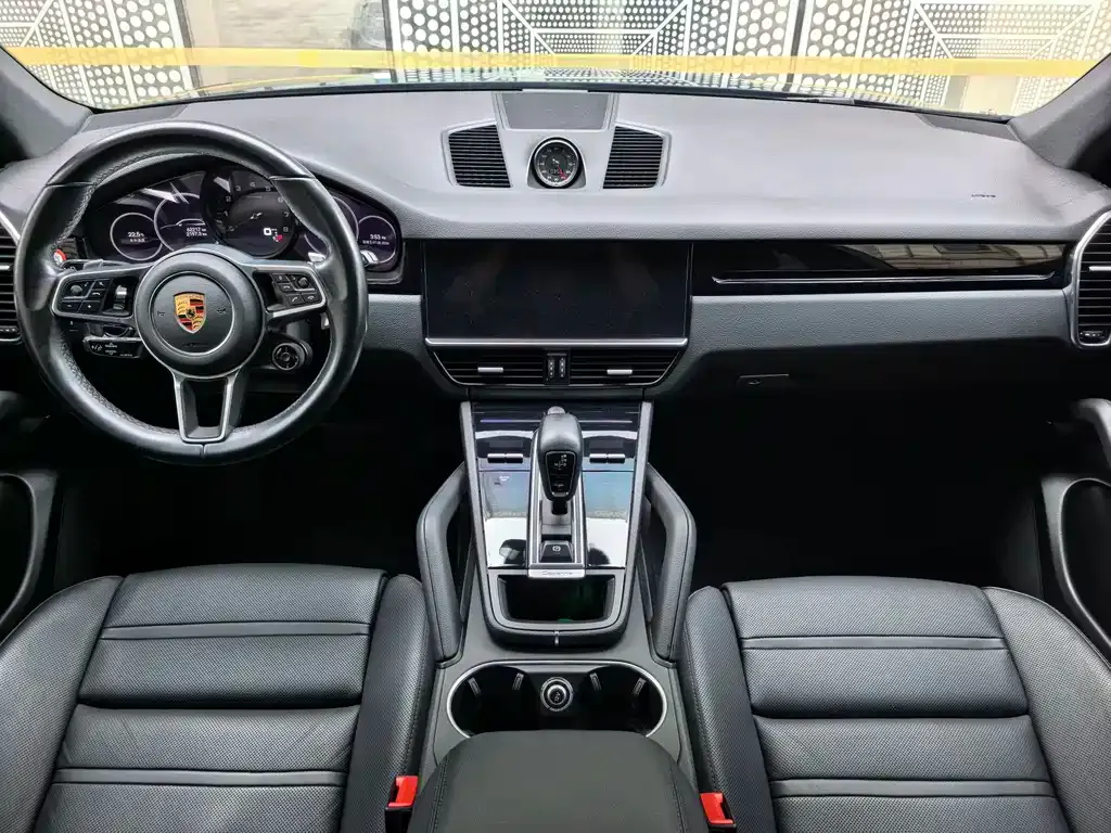 Porsche Cayenne — фото 2