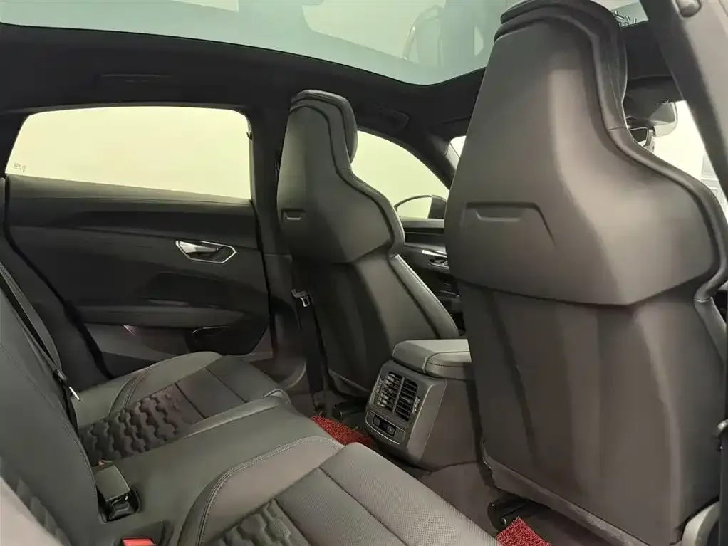 Audi e-tron GT 2024 из CN, фото 4