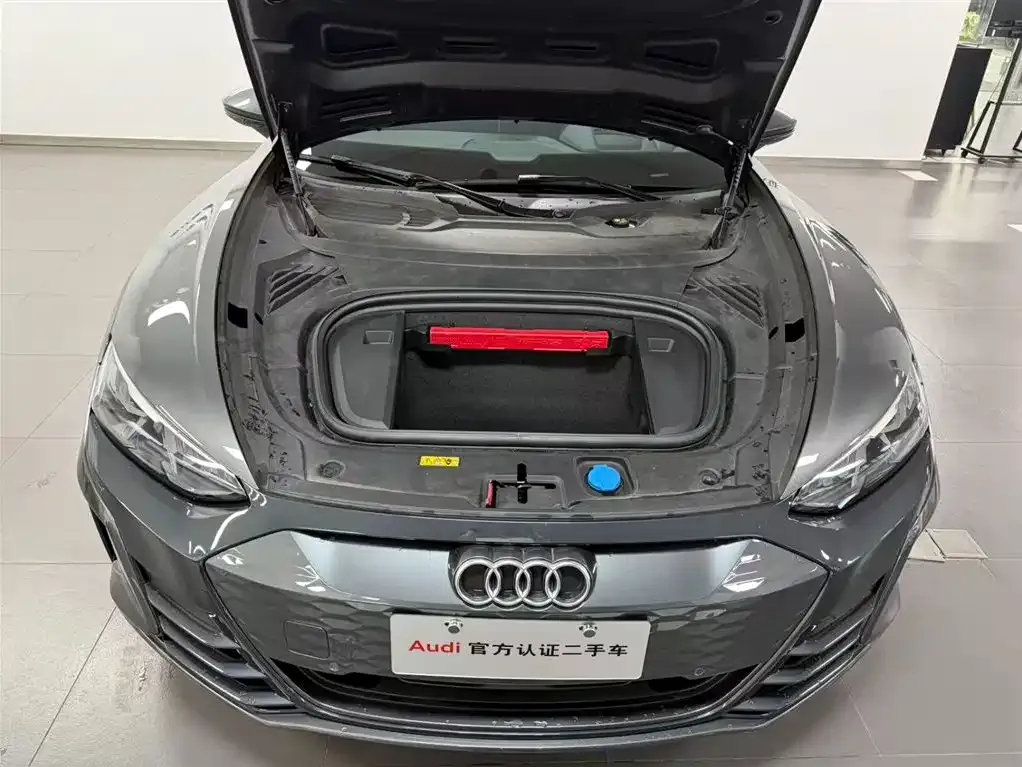 Audi e-tron GT 2024 из CN, фото 10