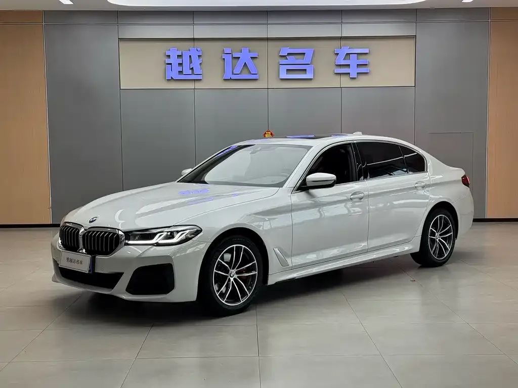 BMW 5 Series — фото 1