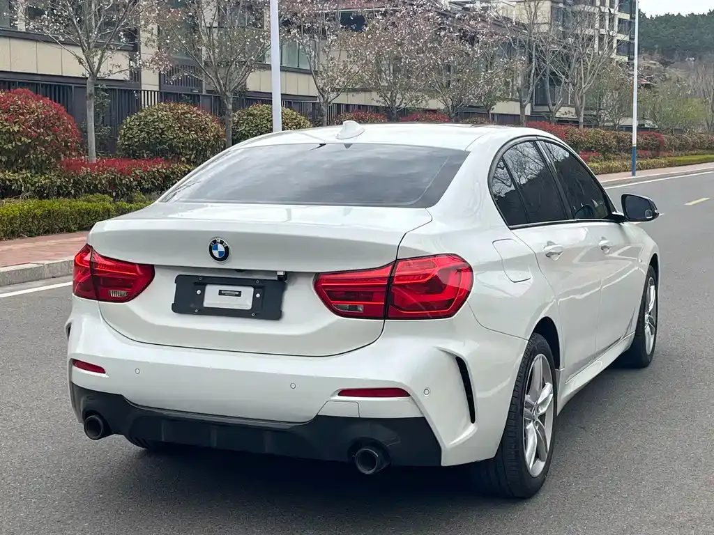 BMW 1 Series 2021 из CN, фото 8