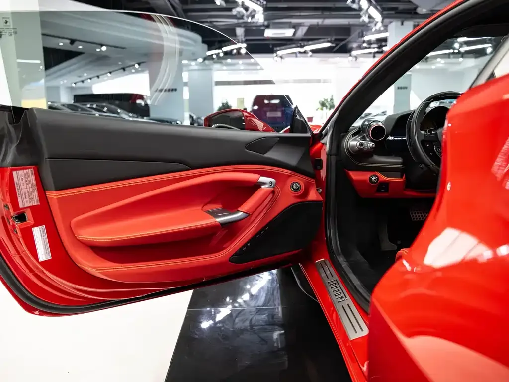 Ferrari F8 — фото 9