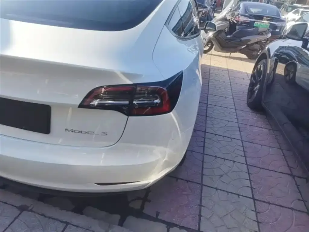 Tesla Model 3 — фото 8