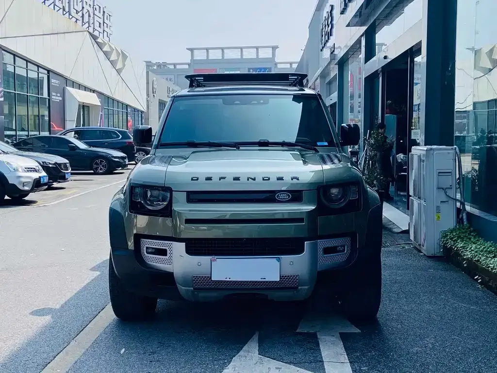 Land Rover Defender — фото 1