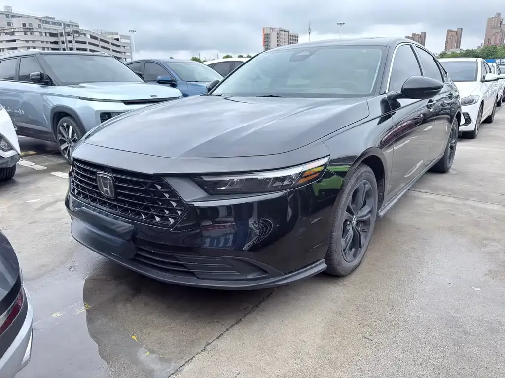 Honda Accord — фото 1