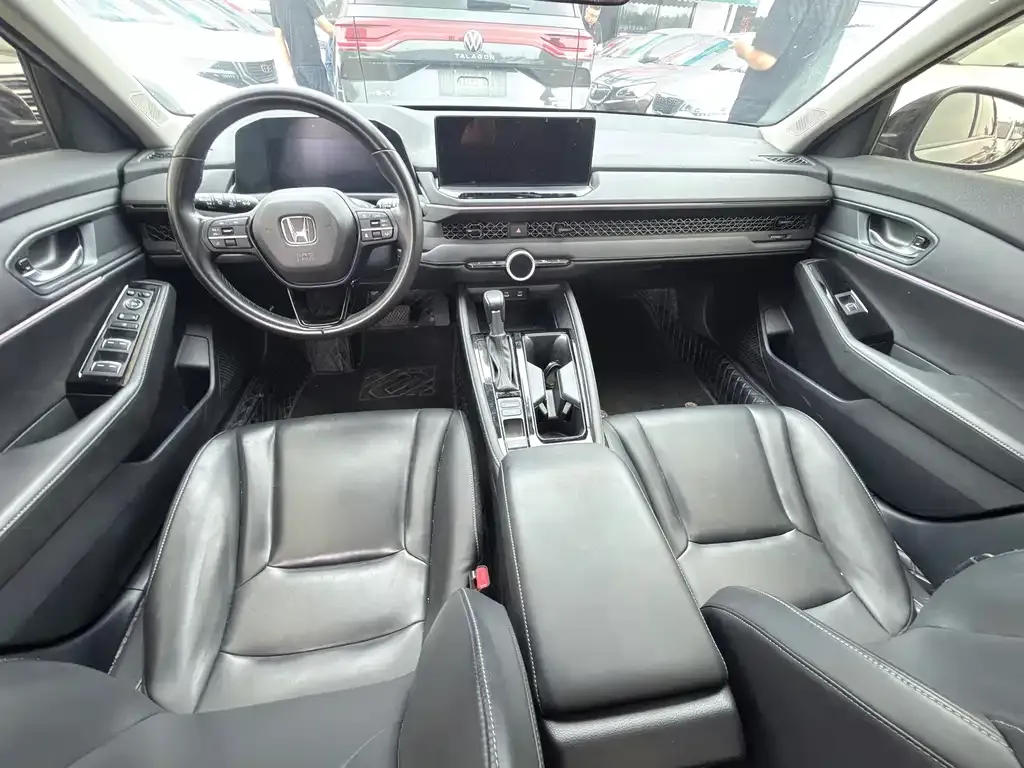 Honda Accord — фото 10