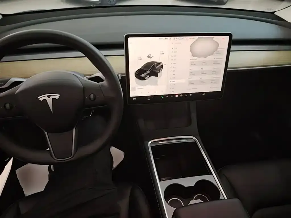 Tesla Model Y — фото 7