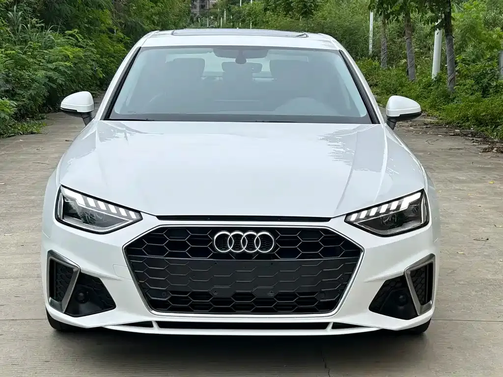 Audi A4L 2021 из CN, фото 2